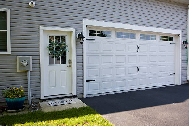 24/7 Emergency Garage Door Panel Replacement experts in Hickman County County, TN